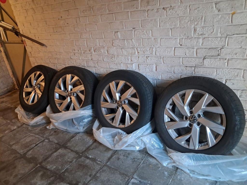 18 inch Volkswagen lichtmetalen velgen met banden, Ophalen of Verzenden, Band(en)
