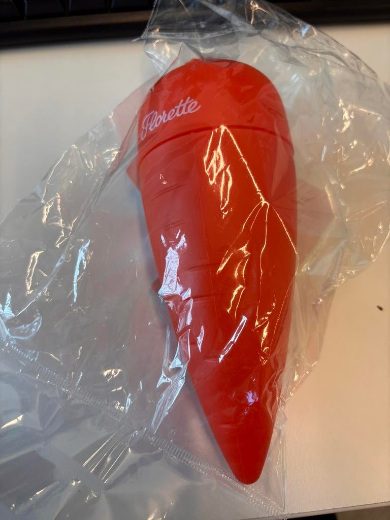 Boîte en forme de carotte - Fun et originale, Huis en Inrichting, Keuken | Tupperware, Nieuw, Bus of Trommel, Oranje, Ophalen of Verzenden