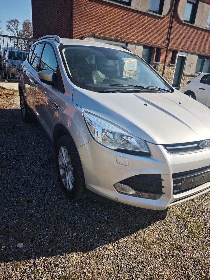 Ford Kuga 2016 euro 6 2.0 diesel parfait état, Auto's, Ford, Bedrijf, Kuga, Achteruitrijcamera, Bluetooth, Boordcomputer, Elektrische buitenspiegels