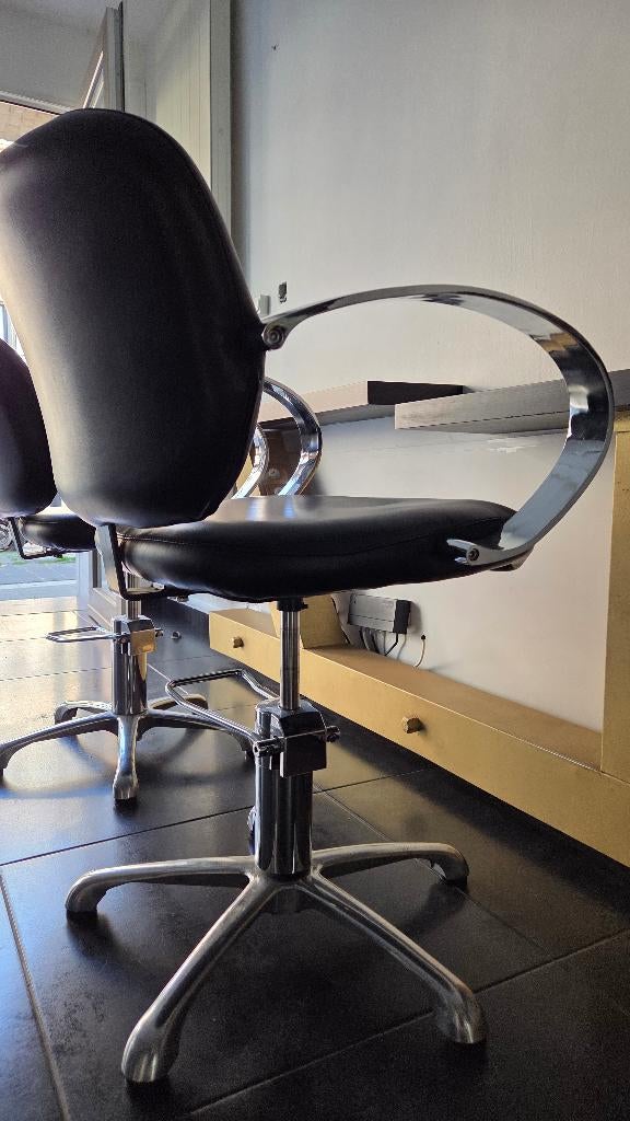 Chaise de coiffure professionnelle, Enlèvement