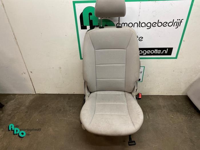 Siège droit d'un Mercedes B-Klasse (B-Klasse 05-), Autos : Pièces & Accessoires, Habitacle & Garnissage, Mercedes-Benz, Utilisé