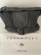 Essentiel Antwerp schoudertas, Handtassen en Accessoires, Tassen | Schoudertassen, Overige merken, Gebruikt, Zwart, Ophalen of Verzenden