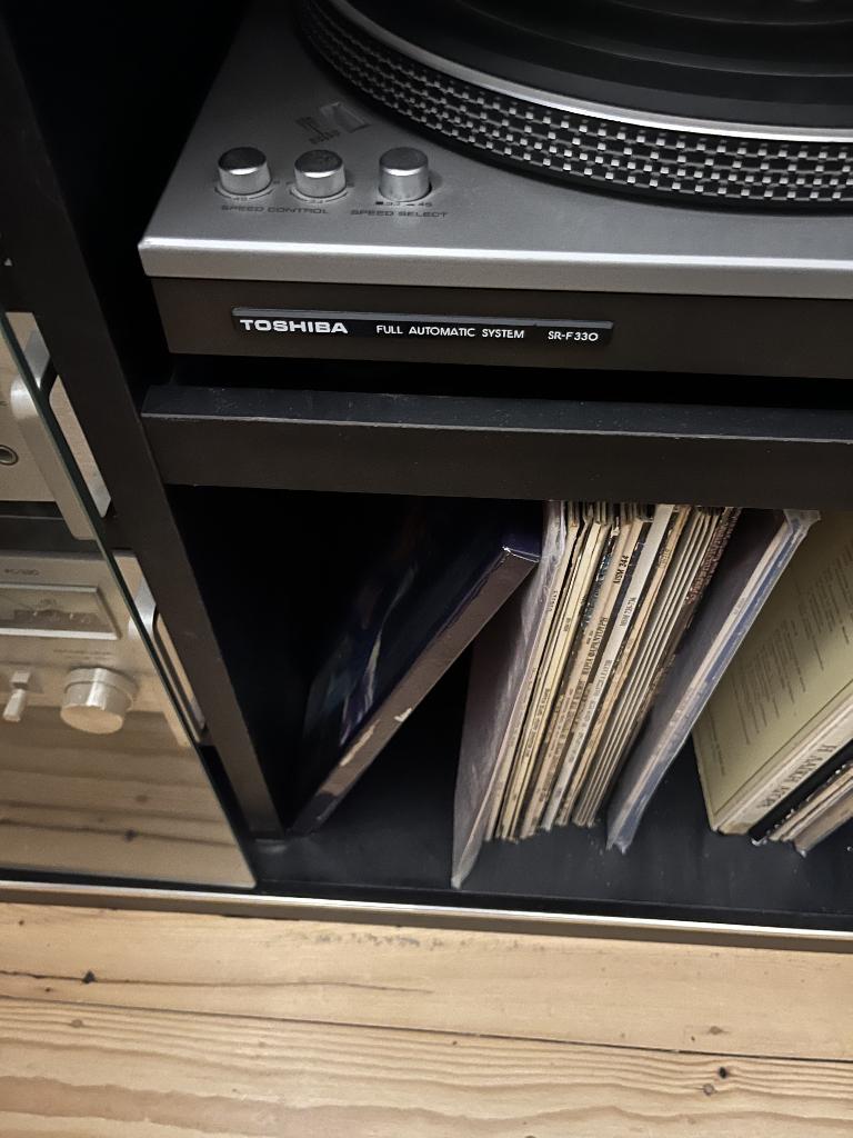 Oud Toshiba-systeem te koop met werkend meubilair, Audio, Tv en Foto, Stereoketens, Ophalen, Gebruikt, Overige merken