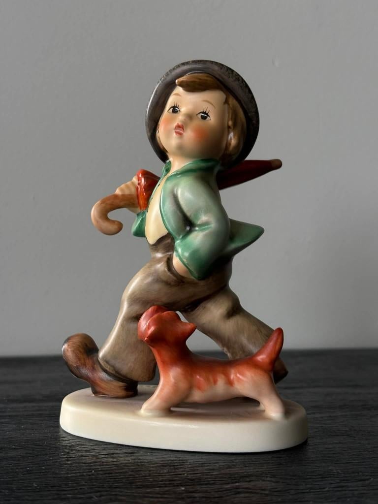 Hummel duo, wandelaar met hond, Verzamelen, Ophalen of Verzenden, Zo goed als nieuw, Hummel