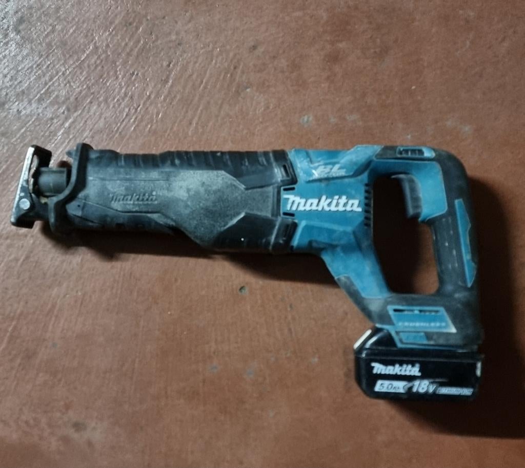 Scie sabre Makita, Bricolage & Construction