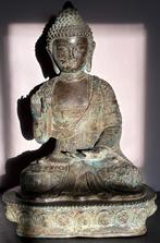 Grand Ancien Bouddha en Bronze Patiné de Chine, Antiquités & Art, Enlèvement ou Envoi