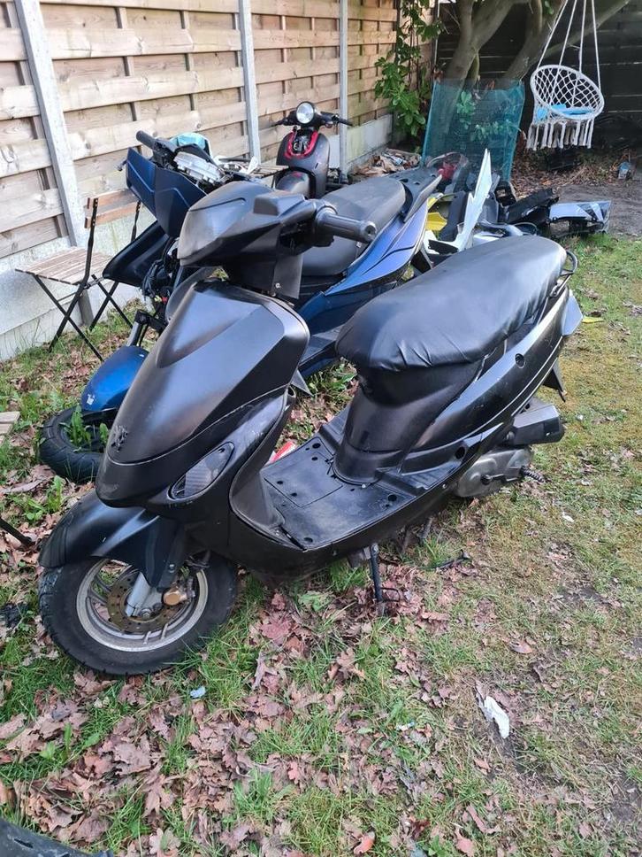 Peugeot V Clic 50cc scooter alle onderdeelen apart beschikba, Fietsen en Brommers, Brommeronderdelen | Algemeen, Ophalen of Verzenden