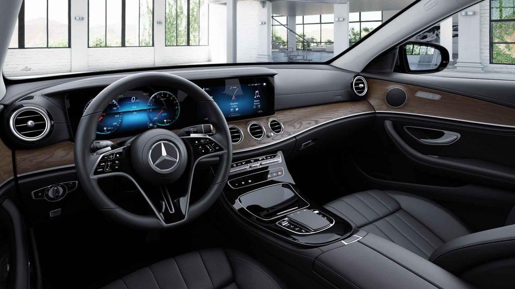 Mercedes-Benz E-klasse 300 e Break Luxury Line | Panoramisch, Auto's, Automaat, Gebruikt, 4 cilinders, Plug-in hybride