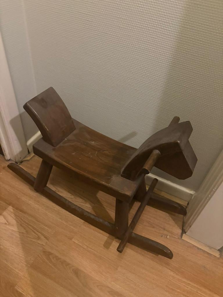 cheval à bascule antique, Enfants & Bébés, Enlèvement