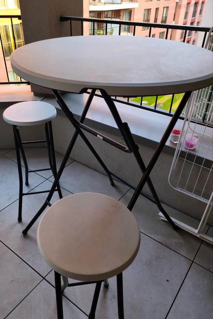 Hoge tafel + 2 krukken, Ophalen