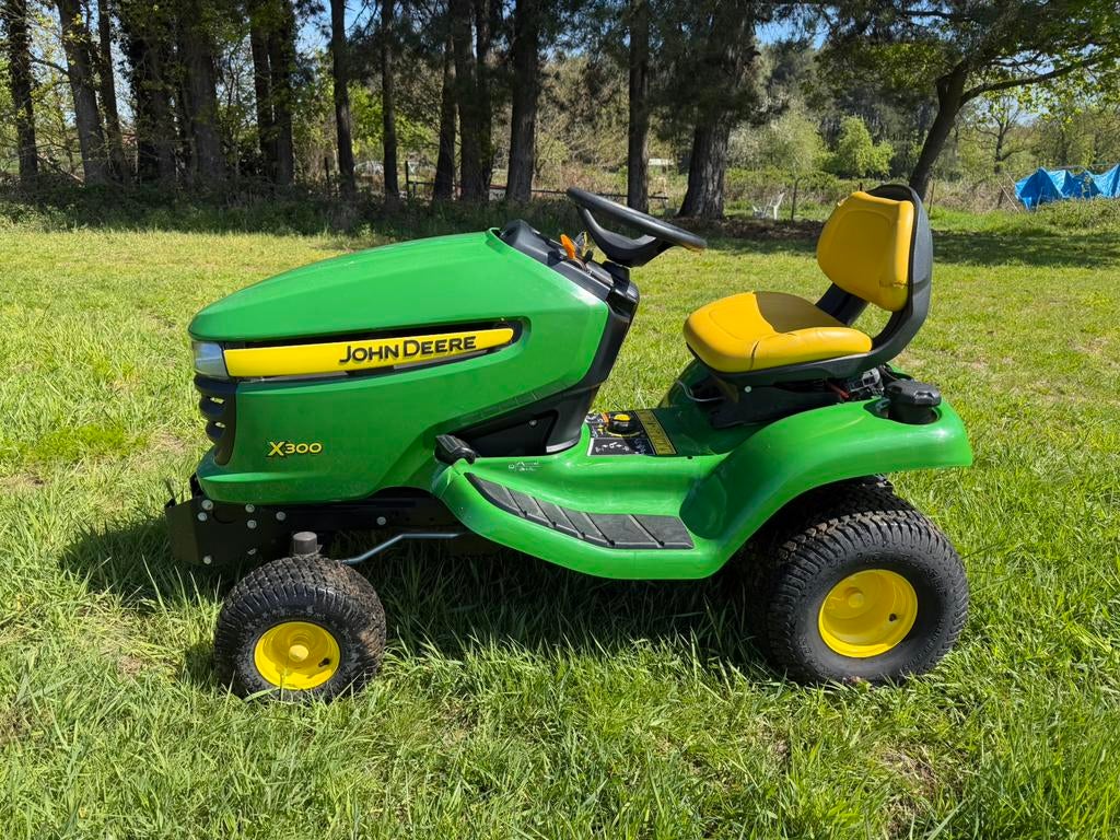john deere x300 met 27 uren, Tuin en Terras, Ophalen, Zo goed als nieuw