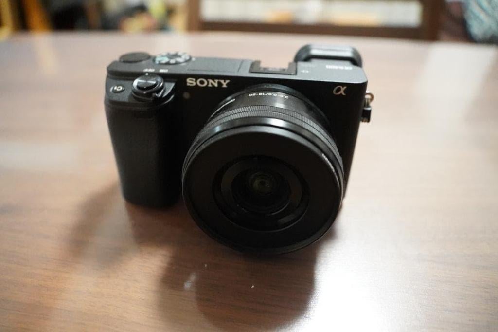 Sony Alpha 6400 mit 16-50mm Objektiv + Zubehör, TV, Hi-fi & Vidéo, Appareils photo numériques, Enlèvement ou Envoi, 4 à 7 fois