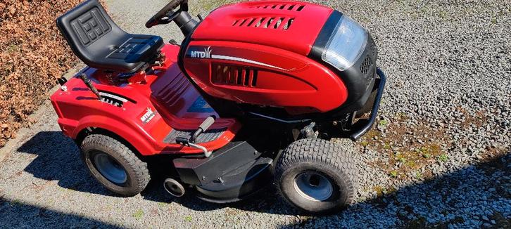 MTD ZITMAAIER 105CM BREEDTE  20PK TWIN-MOTOR; € 1400, Tuin en Terras, Zitmaaiers