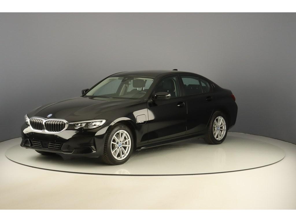 BMW 320 e 204pk Pack Drive Assist, Automaat, 4 deurs, https://public.car-pass.be/vhr/5cac839b-1abf-44b3-b092-9d108628ccd9, Zwart