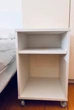 Ikea Vihals nachtkastje, vanboven lichte vlek., Minder dan 45 cm, 55 tot 70 cm, Gebruikt, Hout