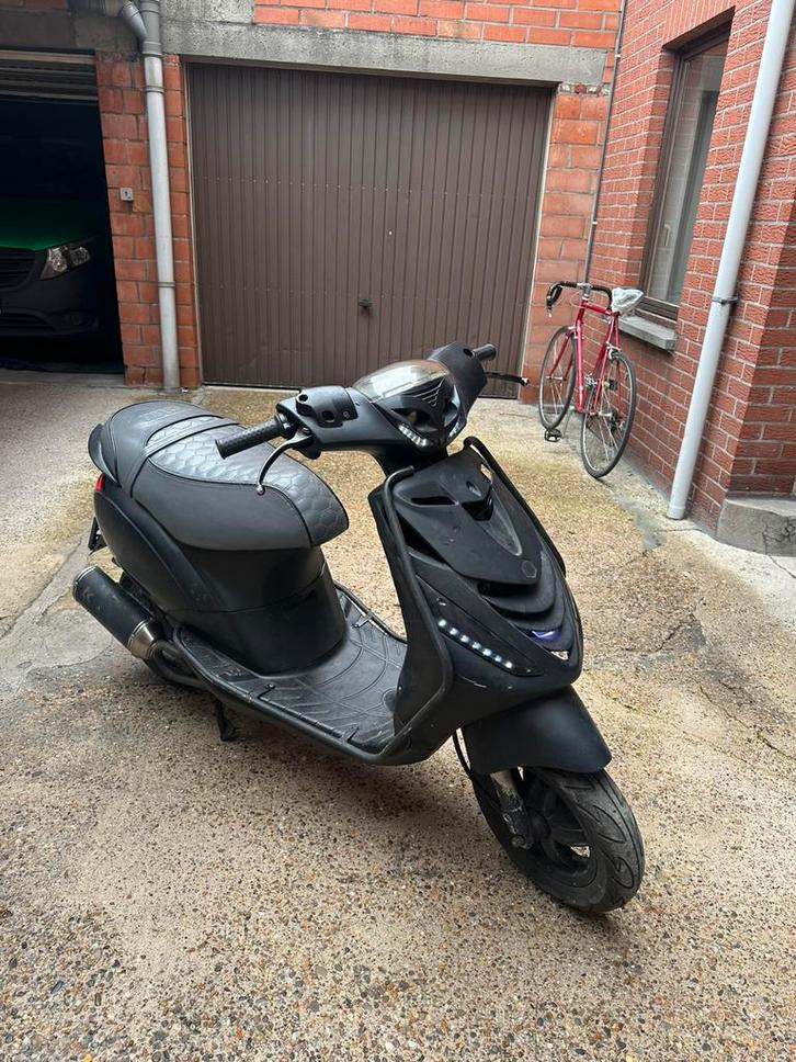 Piaggio Zip - A klasse full optie, Fietsen en Brommers, Scooters | Piaggio, Zo goed als nieuw, Zip, Klasse A (25 km/u), Benzine