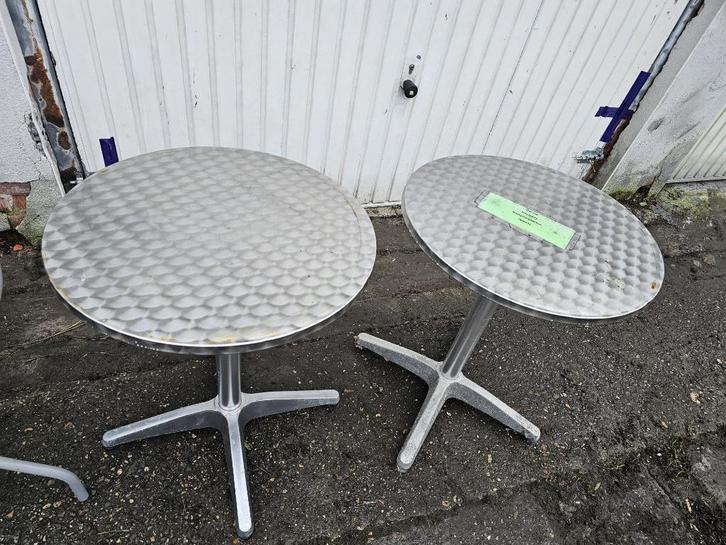 2 Tuintafels met aluminiumlook, Tuin en Terras, Tuintafels, Gebruikt, Rond, Metaal, Ophalen