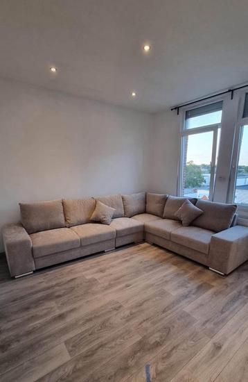 Grote Hoeksalon beschikbaar voor biedingen