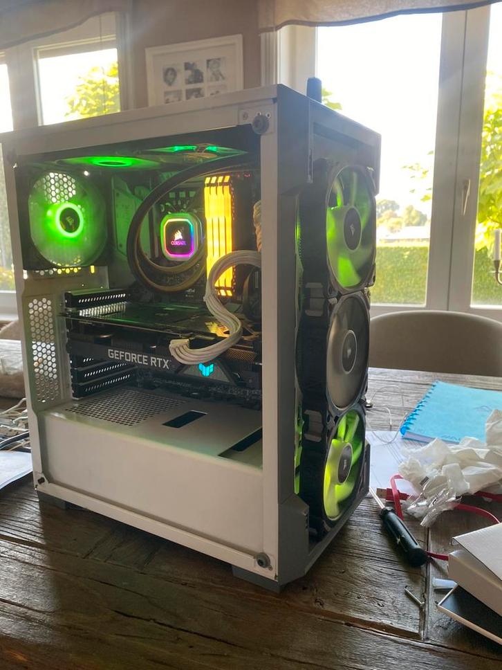 Tour pc gamer, Computers en Software, Desktop Pc's, Zo goed als nieuw, 3 tot 4 Ghz, HDD, SSD, 32 GB, Met videokaart, Met monitor