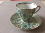 Tasse et soucoupe , vert légèrement irisé, lot de quatre