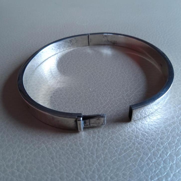Zilveren 925 armband met scharnier en bakslot., Handtassen en Accessoires, Armbanden, Gebruikt, Zilver, Zilver, Ophalen of Verzenden