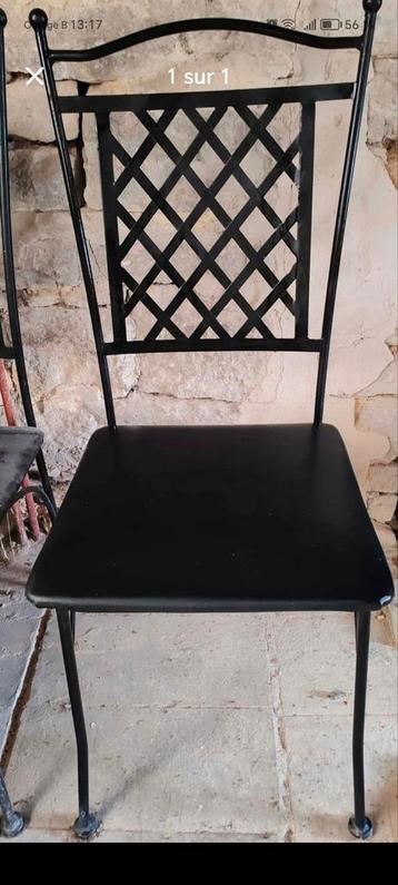 Chaises en fer forgé  beschikbaar voor biedingen