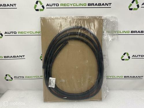 Deurrubber Rechts Voor Skoda Superb NIEUW ORIG  3V0837702E, Auto-onderdelen, Klein materiaal, Skoda, Gebruikt, Ophalen of Verzenden