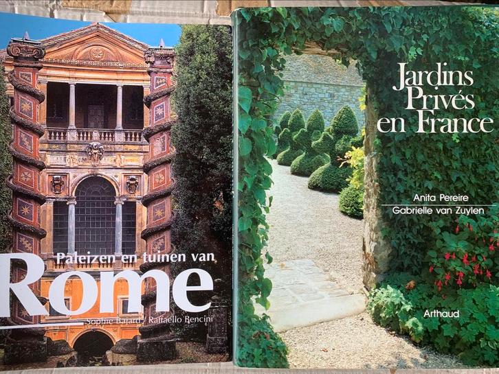 Paleizen en tuinen van Rome en Jardins Prives en France, Boeken, Kunst en Cultuur | Architectuur, Zo goed als nieuw, Ophalen of Verzenden