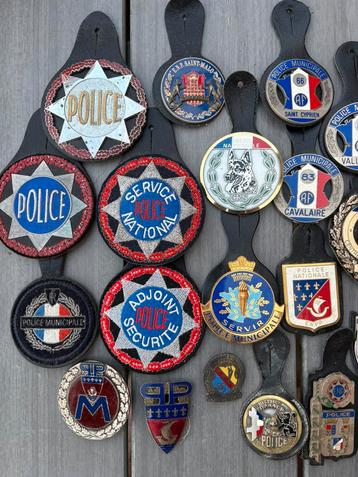 Pucelles de poitrine police francaise, Enlèvement ou Envoi