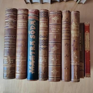 16 boeken in het Lets, mooi gebonden, Boeken, Stock en Verzamelingen, Overige, Ophalen