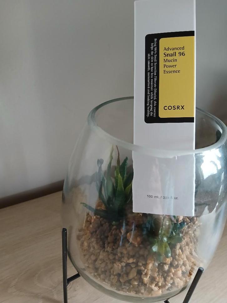 Cosrx Snail mucin essence, Handtassen en Accessoires, Uiterlijk | Gezichtsverzorging, Nieuw, Verzorging, Gehele gezicht, Ophalen of Verzenden