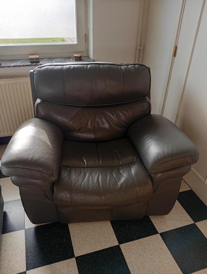 FAUTEUIL RELAX ELECTRIQUE EN CUIR DE LUXE, Huis en Inrichting, Fauteuils, Zo goed als nieuw, Leer, Ophalen
