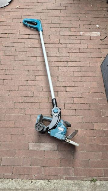 Makita grasschaar DUM604 met verlengsteel beschikbaar voor biedingen
