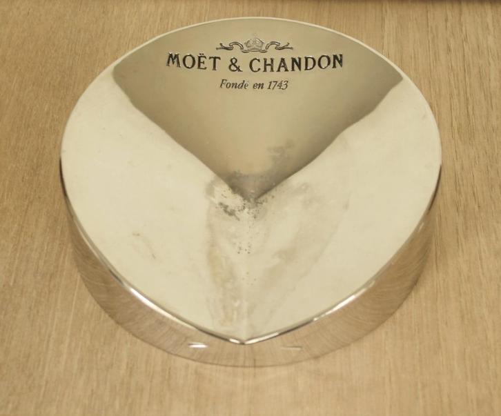 Moët & Chandon vintage verzilverde asbak/vide-poche, Verzamelen, Merken en Reclamevoorwerpen, Gebruikt, Gebruiksvoorwerp, Verzenden