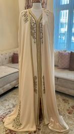 Caftan avec cape pour mariée, Vêtements | Femmes, Vêtements de mariage & Accessoires de mariage, Enlèvement, Beige