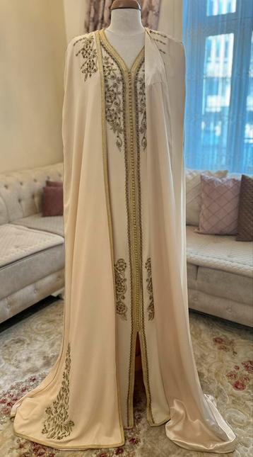 Caftan avec cape pour mariée  beschikbaar voor biedingen