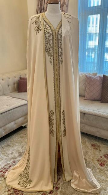 Caftan avec cape pour mariée 