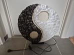 Lampe ying yang, Enlèvement