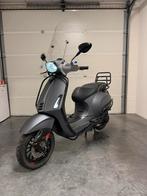 Vespa sprint A klasse, Fietsen en Brommers, Ophalen, Zo goed als nieuw