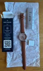 Montre neuve a donner , entièrement gratuite, Handtassen en Accessoires, Horloges | Dames, Ophalen, Nieuw, Polshorloge, Overige merken