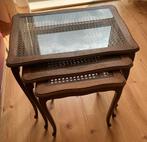 Vintage nesting tafeltjes, Ophalen