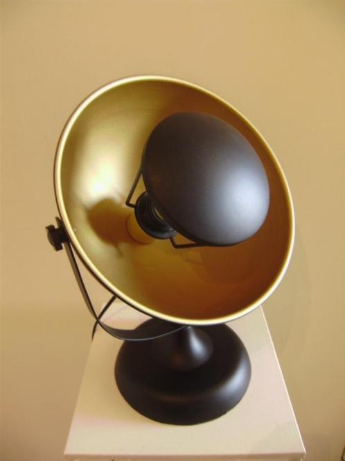 DESIGN Vloerlamp in mat zwarte & gouden afwerking - Nieuw., Antiek en Kunst, Curiosa en Brocante, Ophalen