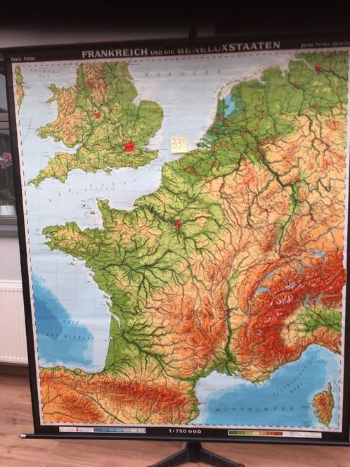 Retro schoolkaart - Frankrijk/Benelux - Kaart 335(-20%!), Huis en Inrichting, Woonaccessoires | Wanddecoraties, Zo goed als nieuw