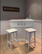 Mobilier de bar + 2 tabourets + cadre + set à whisky, Maison & Meubles, Comme neuf, Enlèvement ou Envoi