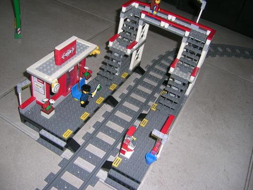 TREINEN LEGO Spoorwegstation 7937, Hobby & Loisirs créatifs, Trains miniatures | Échelles Autre, Comme neuf, Pont, Tunnel ou Bâtiment