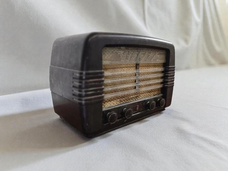 vintage bakelieten radio Philips BX480A. : niet werkend, Antiek en Kunst, Antiek | Tv's en Audio, Ophalen of Verzenden