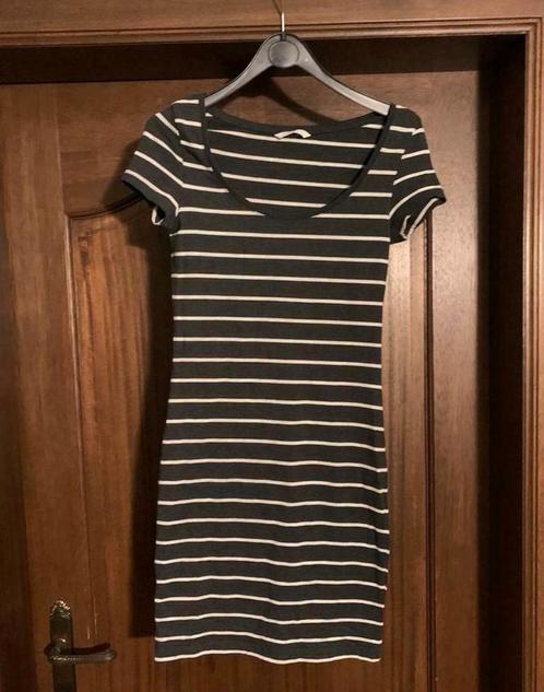 donkergrijs/wit gestreept kleedje, merk h&m, maat wss XS, Kleding | Heren, Truien en Vesten, Gedragen, Maat 46 (S) of kleiner