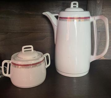 Porselijnen koffiekan & suikerpot beschikbaar voor biedingen