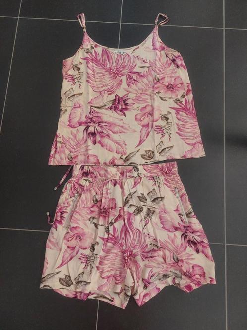 Roze korte broek met bloemenprint + topset, Kleding | Dames, Topjes, Zo goed als nieuw, Maat 38/40 (M), Roze, Zonder mouw, Ophalen of Verzenden