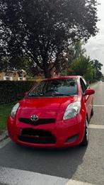 Toyota yaris 96000 km, Auto's, Toyota, Euro 5, Achterwielaandrijving, Zwart, 5 deurs